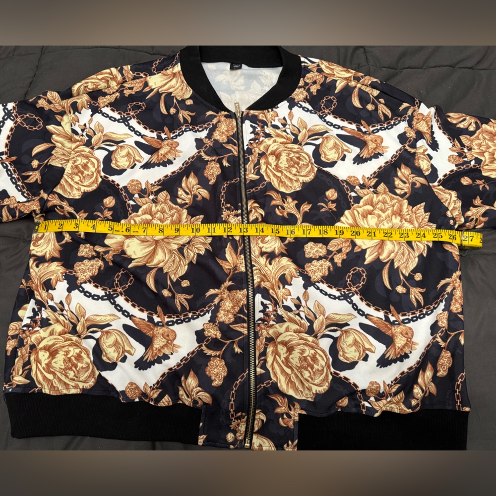 ✅Versace-style print plus size bomber jacket - Picture 9 of 12